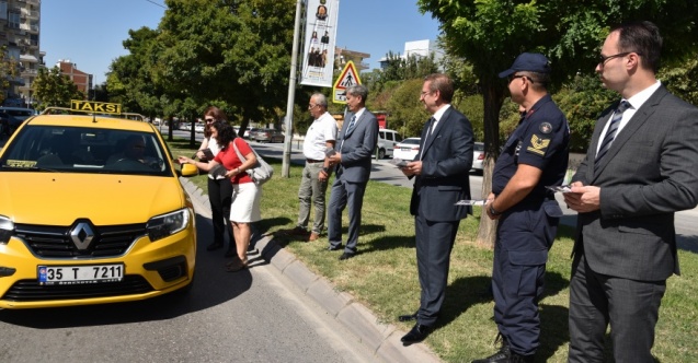 Karşıyakalılar Yaya Geçidi Nöbetinde Bir Araya Geldi