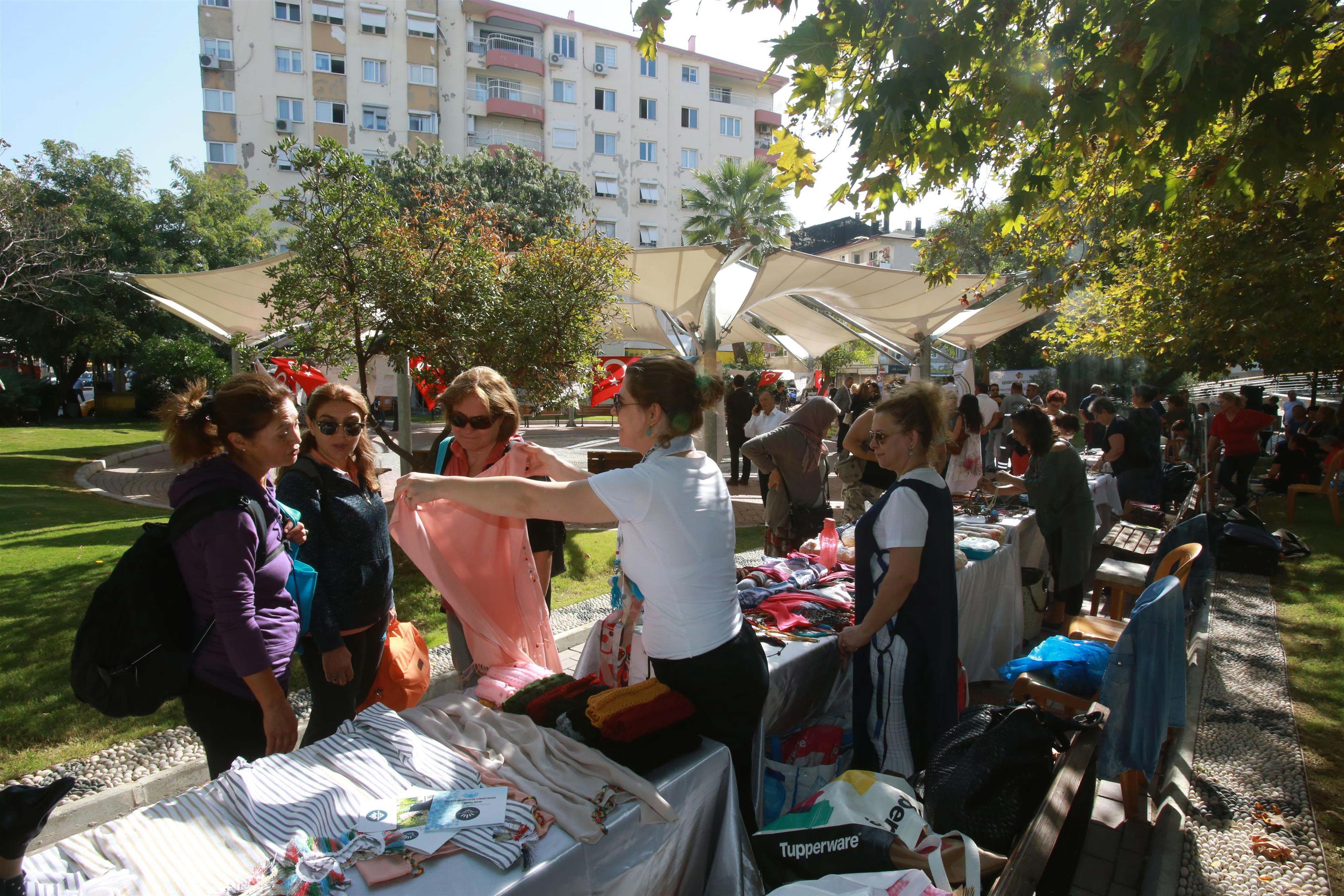 Karabağlar'da hayvan hakları kermesi
