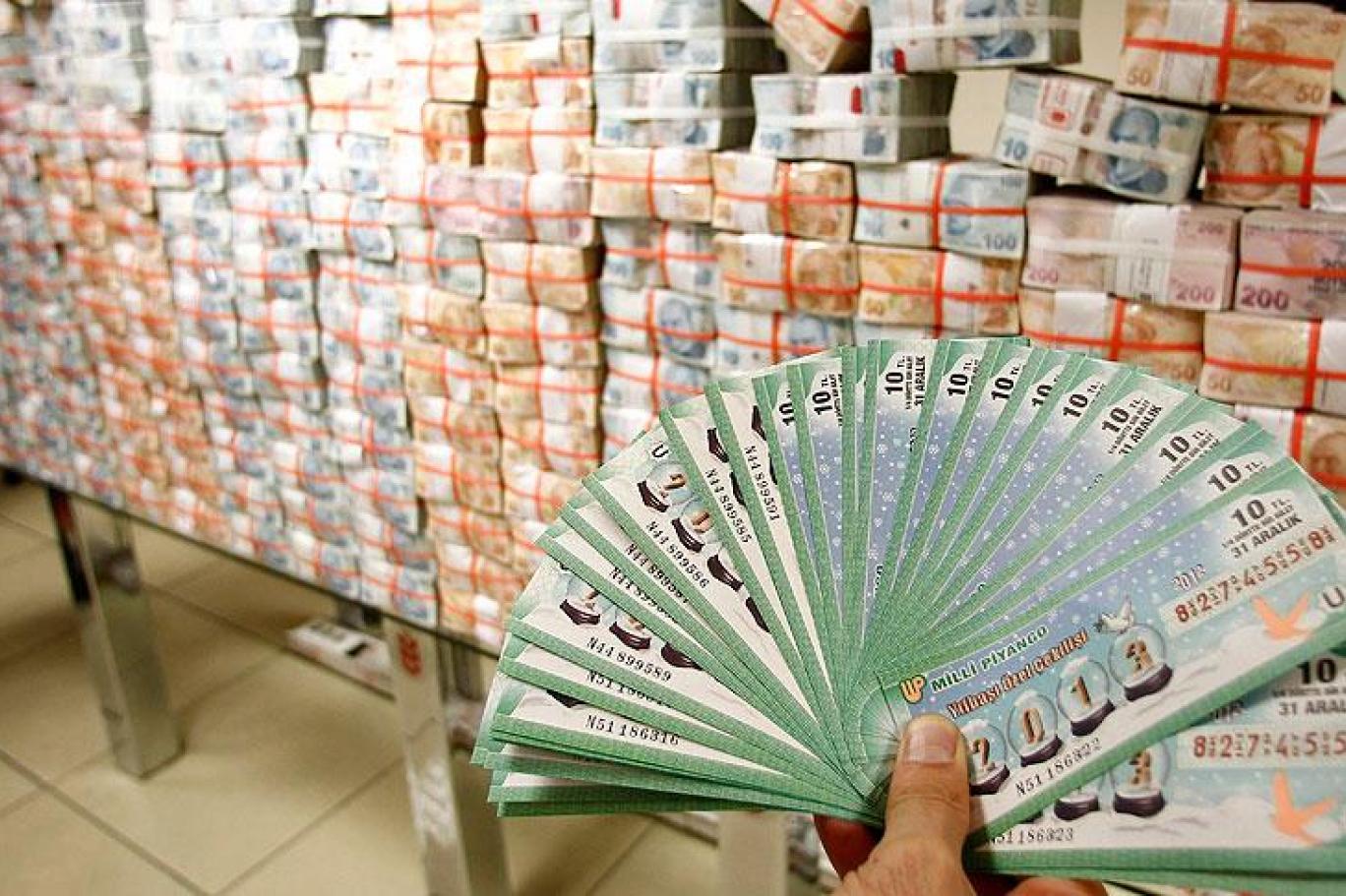 Yılbaşı çekilişinde büyük ikramiye belli oldu