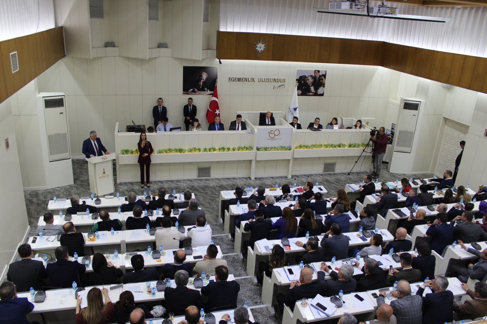 Büyükşehir'in 2020 yılı bütçe görüşmeleri sona erdi... Mecliste karşılıklı sert eleştiriler