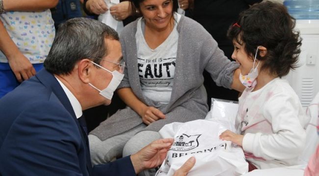 Başkan Batur çocuklara moral ziyaretinde