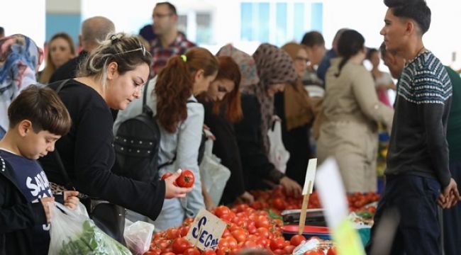 Buca semt pazarı hizmete başladı