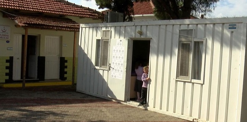 Cami avlusundaki konteynerde eğitim devam ediyor!