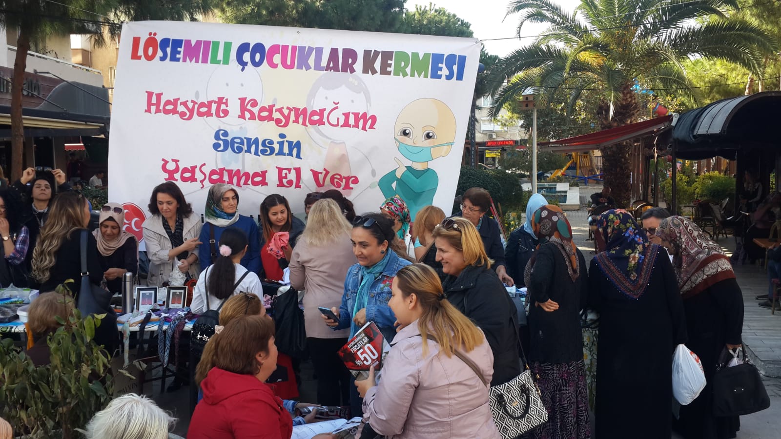 MHP'li Kadınlar Lösemili çocuklar için sahada