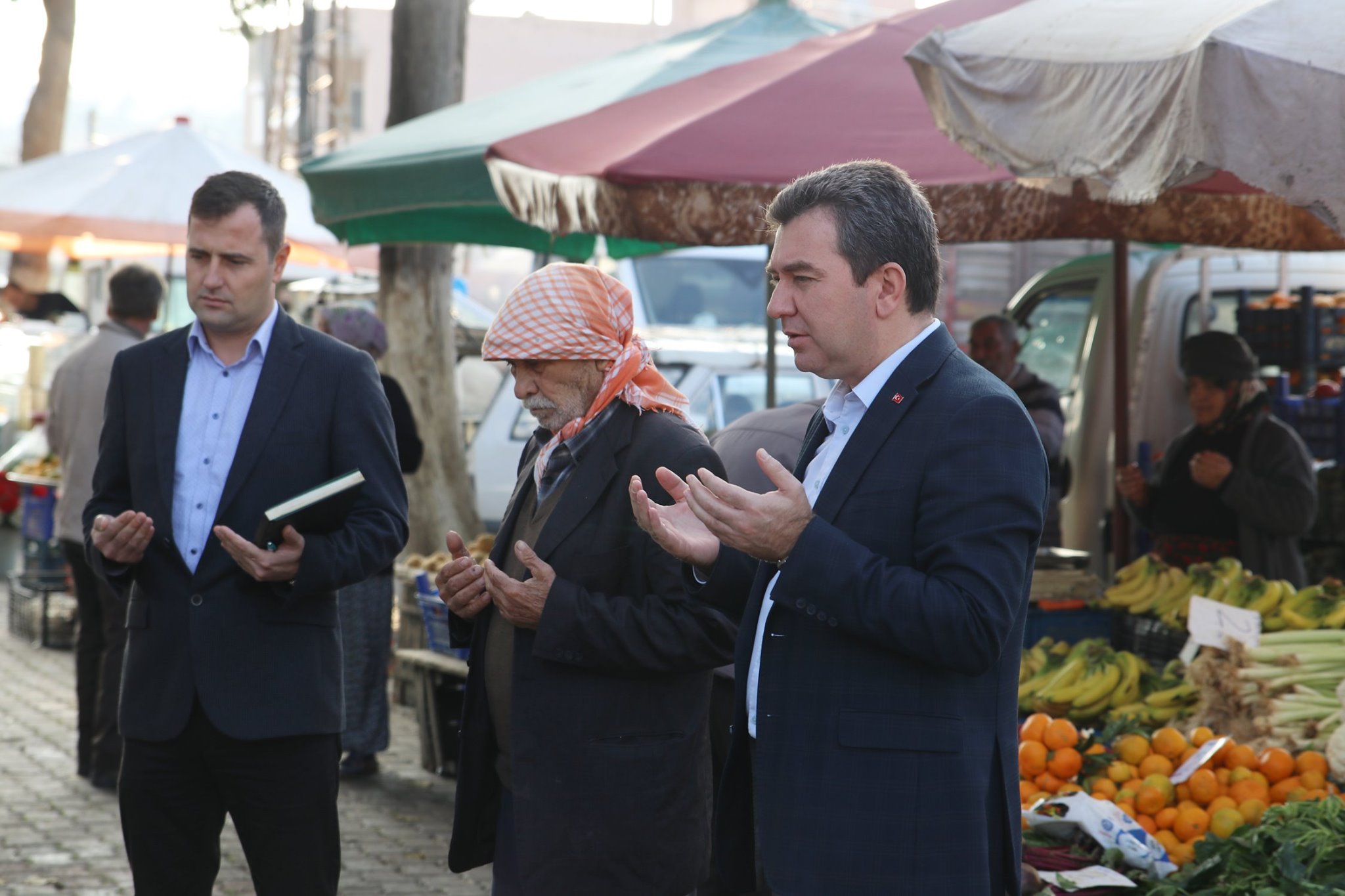 Başkan Koştu çarşı-pazarda vatandaşları dinledi