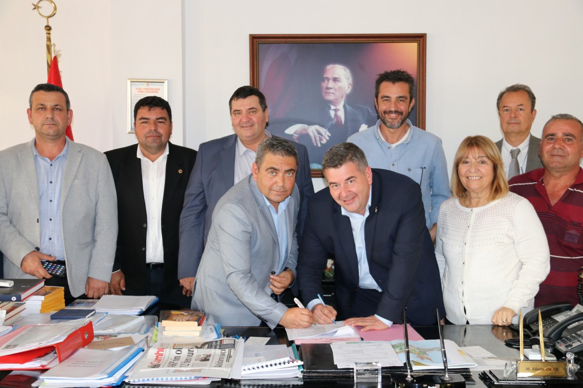 Başkan Oran'dan belediye işçilerine müjde... Toplu iş sözleşmesi imzalandı