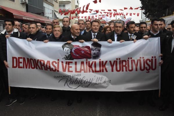 İzmirliler devrim şehidi Asteğmen Kubilay'ı unutmadı