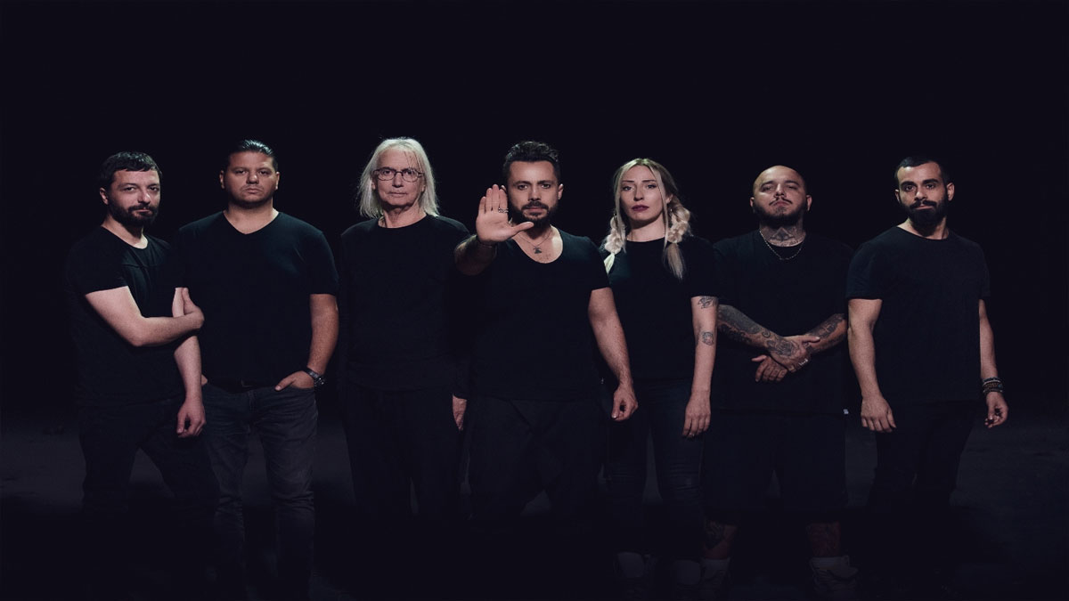 Sanatçılar, çocuk istismarı ve şiddet gören kadınlar için söyledi