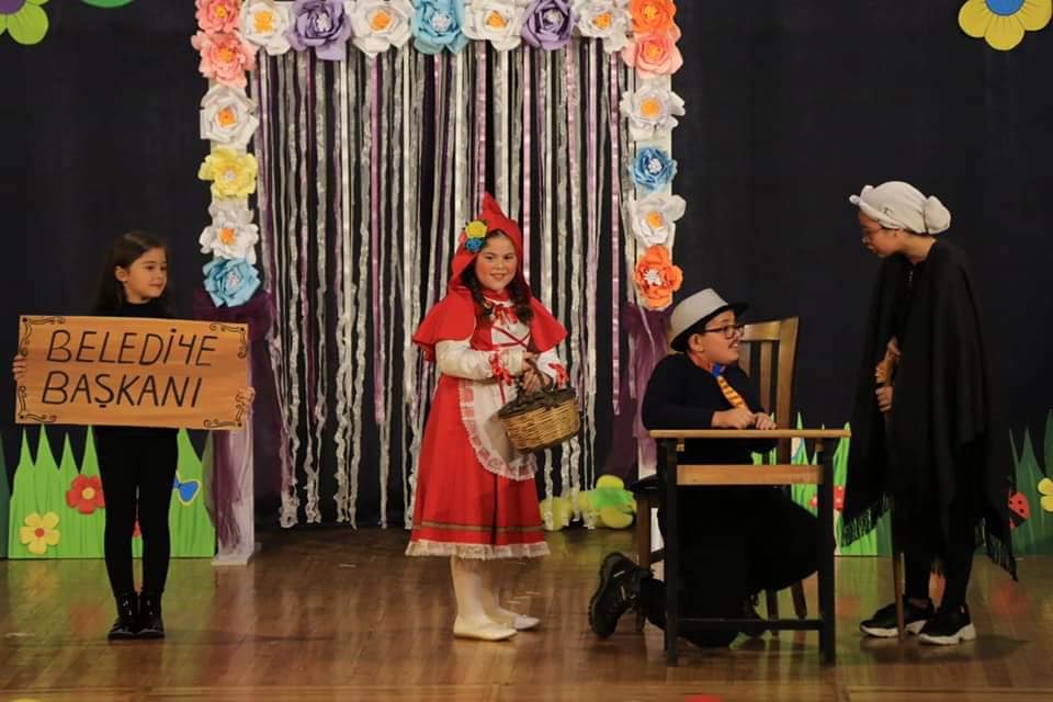 Minik oyuncular sahnede devleşti