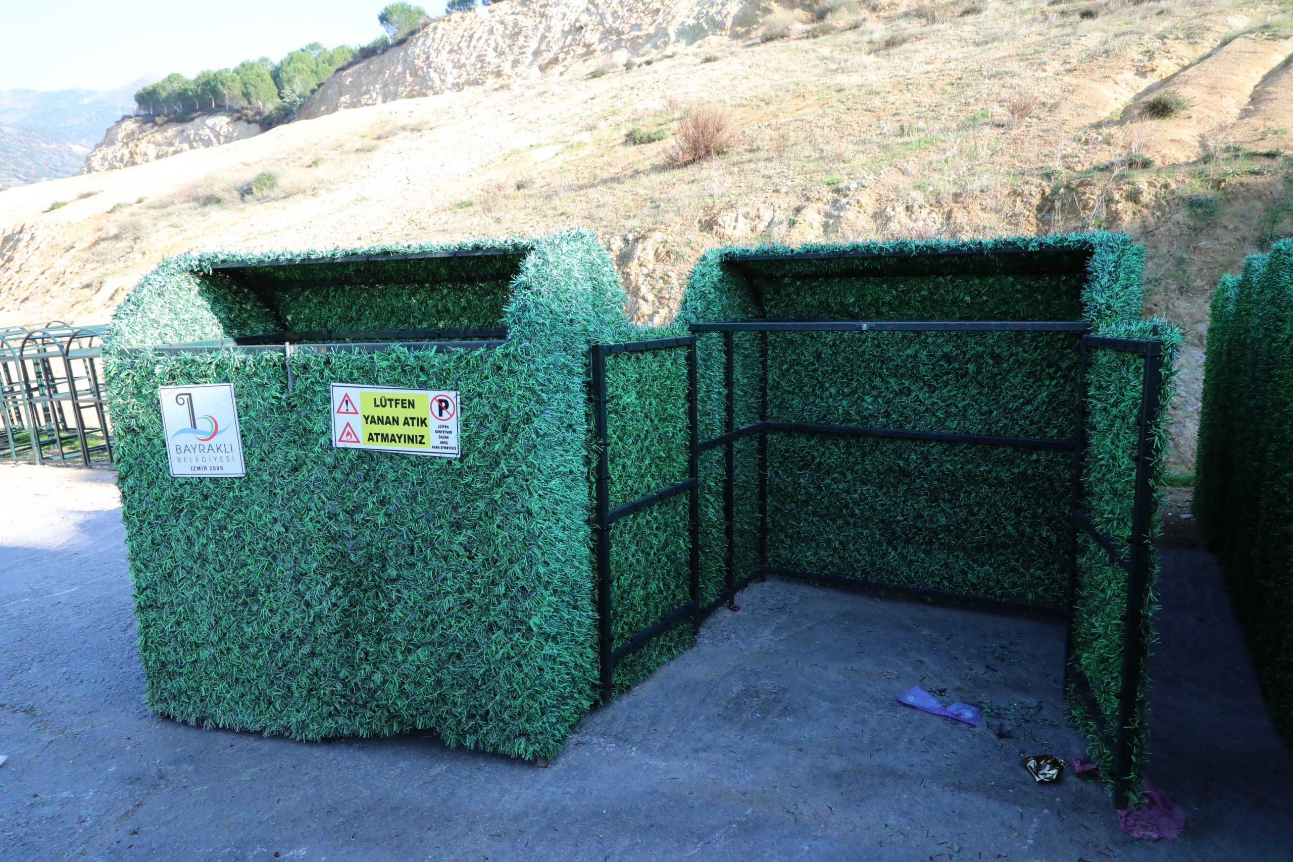 Bayraklı Belediyesi'nde sokaklarda titiz çalışma