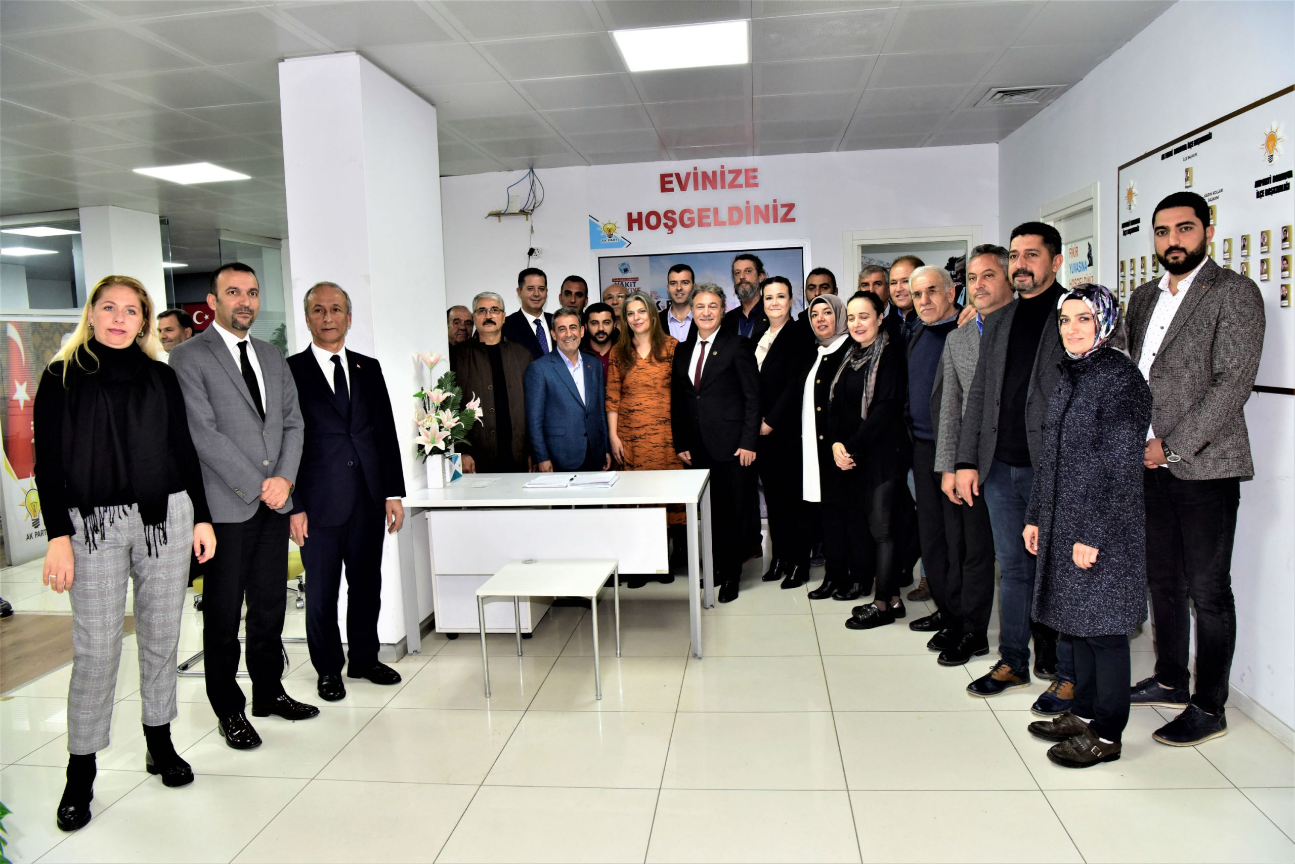 Başkan İduğ'dan parti ziyaretleri