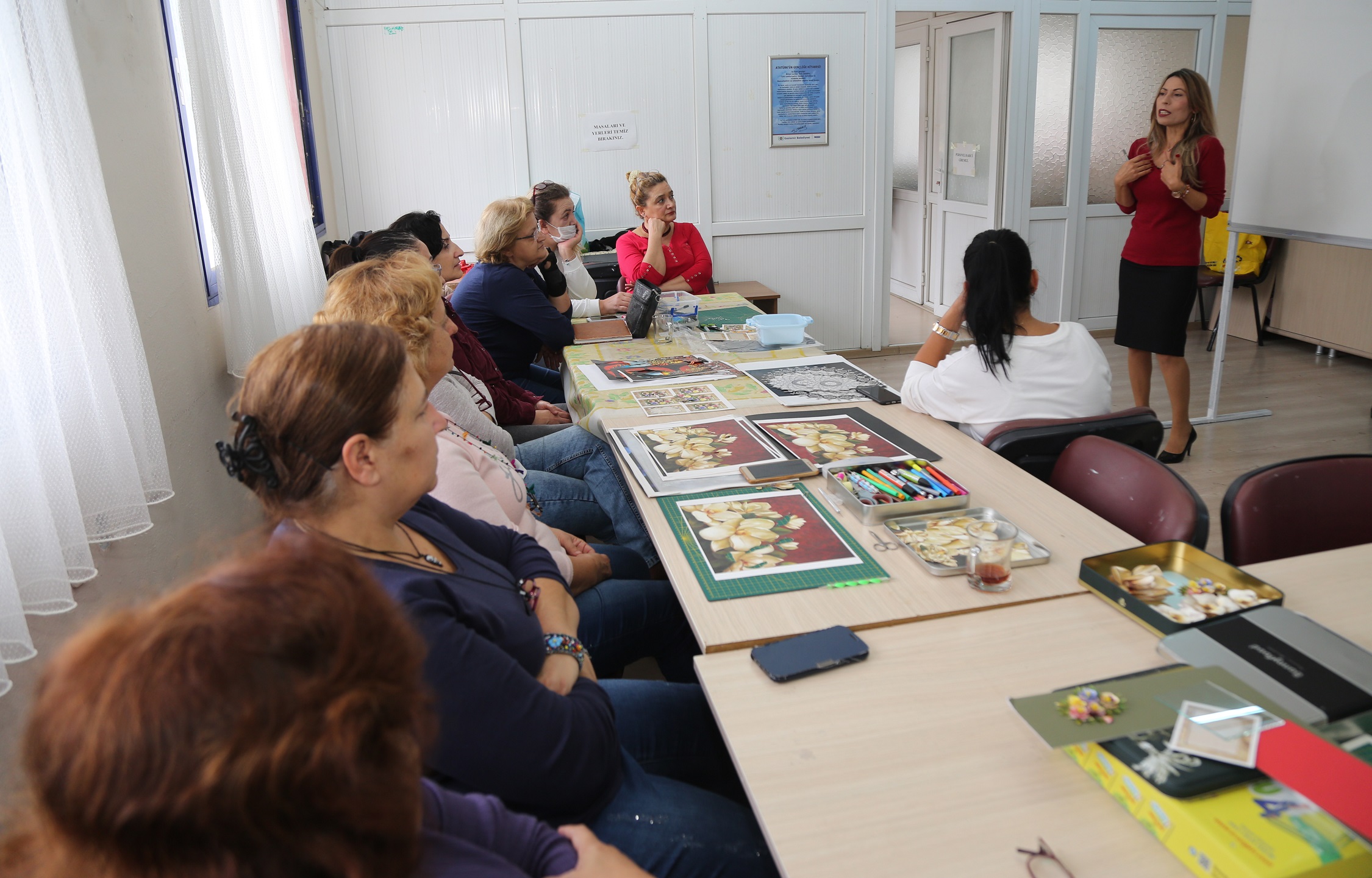 Gaziemirli kadınlar haklarını öğreniyor