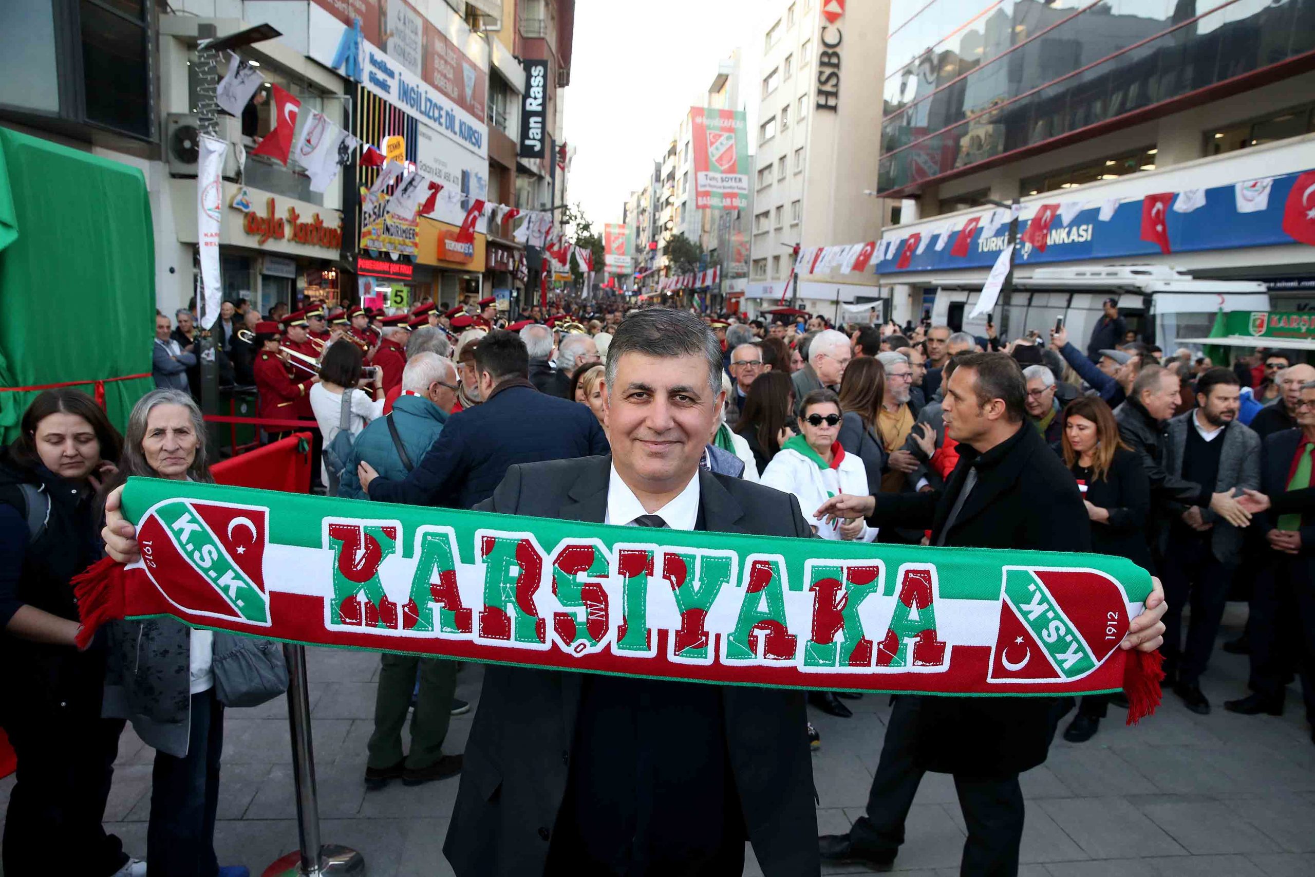 Dünya Karşıyakalılar Günü’ne muhteşem kutlama!