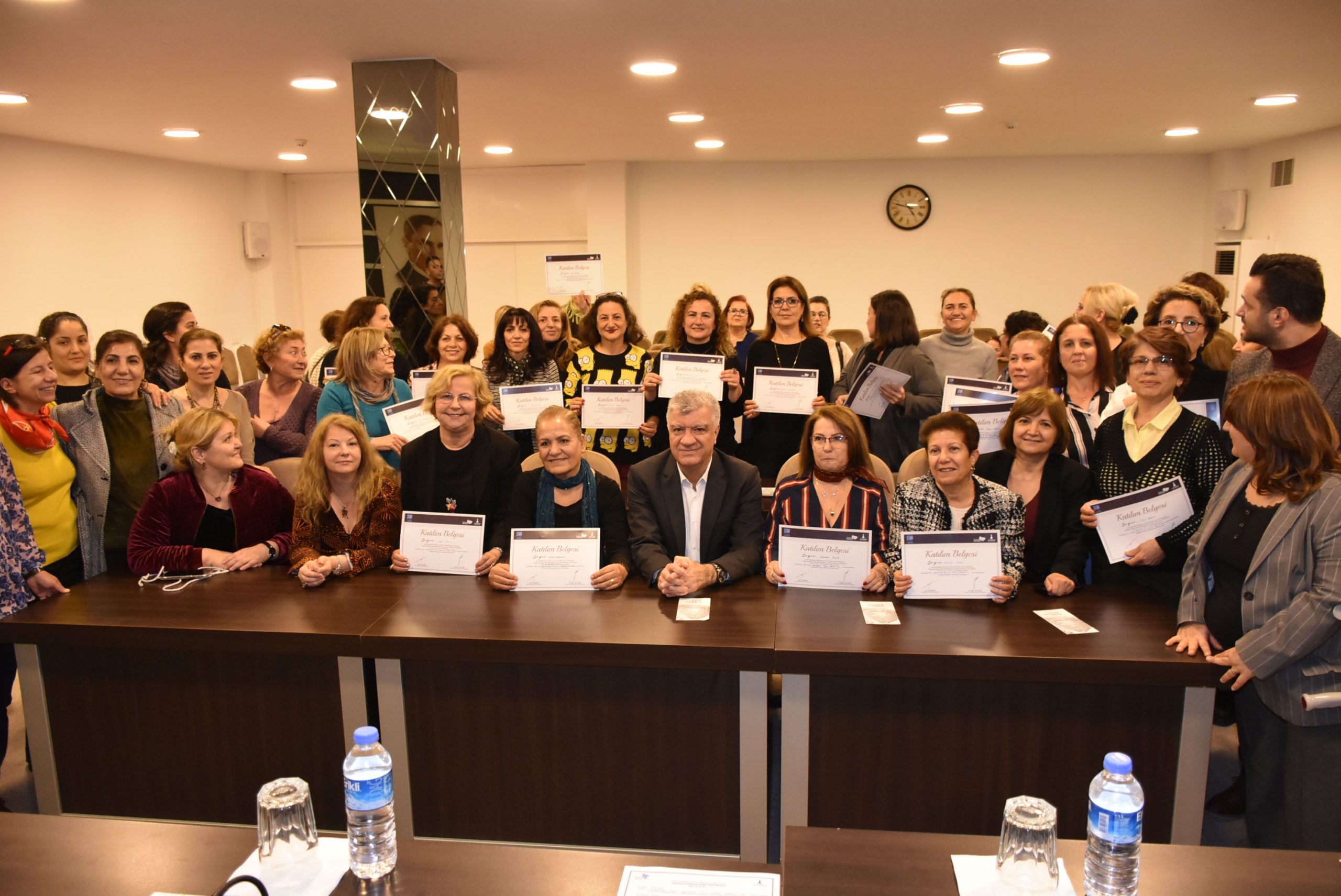 Narlıdereli üretici kadınların sertifika sevinci: Başkan Engin'den tam destek