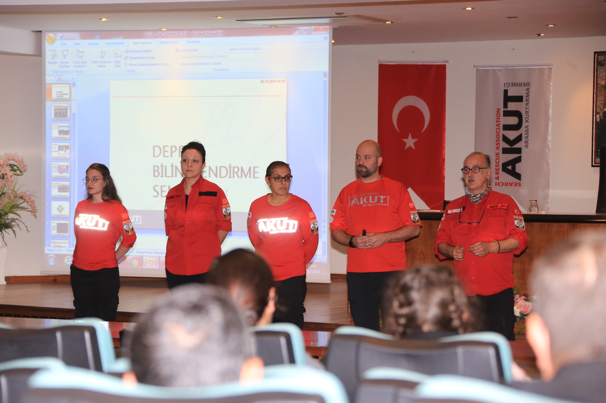 Efes Selçuk Belediyesinden personele deprem eğitimi