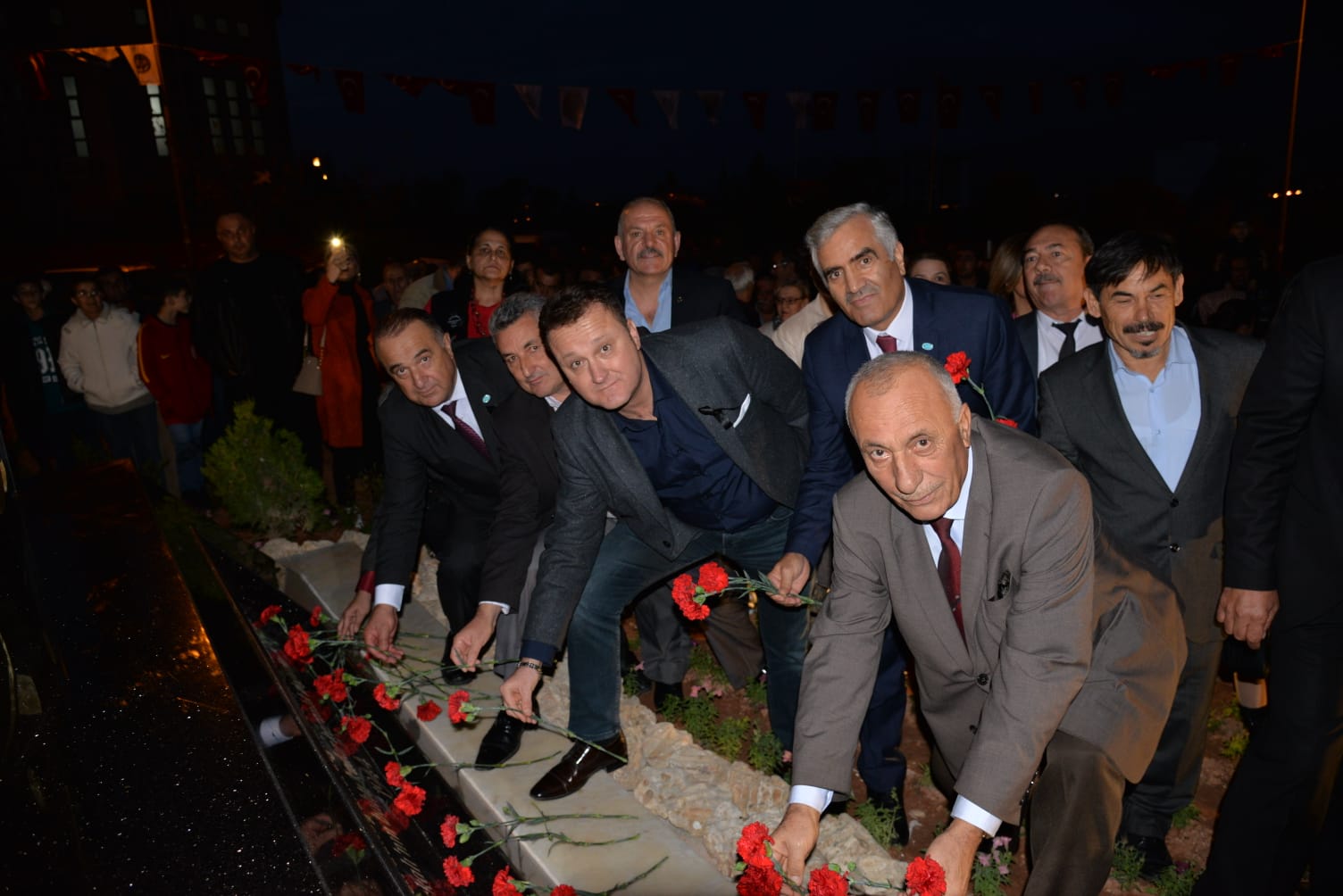 “Ahıska Türkleri Sürgün Anıtı” Menemen’de açıldı