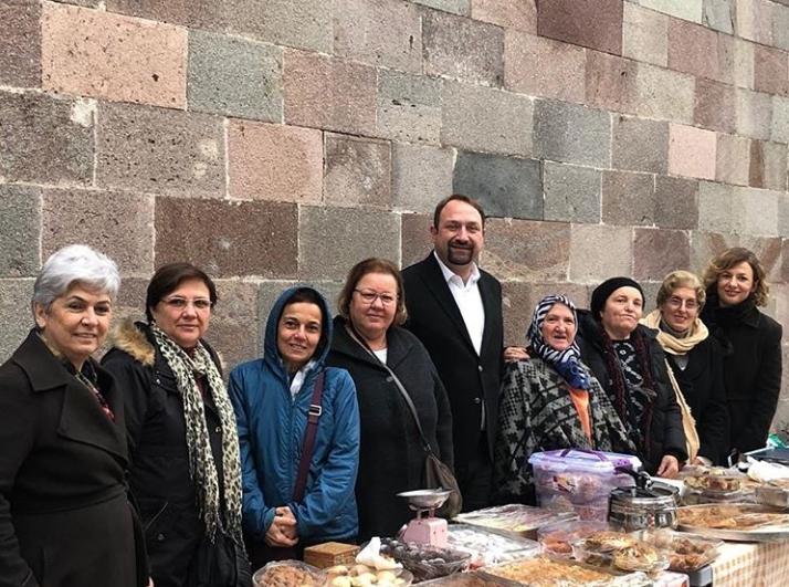 Üretici Kadınlara Gümrükçü'den ziyaret: ''Siftahı bizden  bereketi Allah'tan''