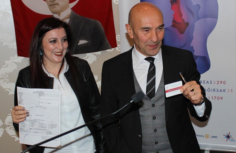 Başkan Soyer'den 'Bağışla, yaşat' kampanyasına destek...Organlarını bağışladı