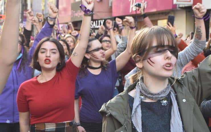 İzmir’de 'Las Tesis' gösterisinde gözaltına alınan 20 kadın hakkında gelişme!