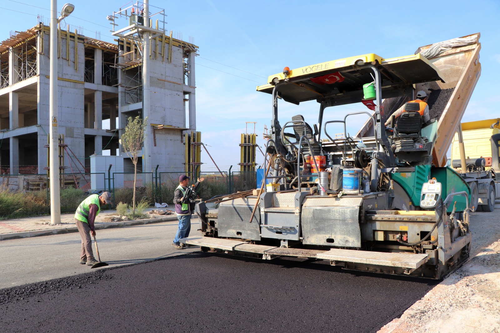 Ulukent OSB’de yollar yenileniyor