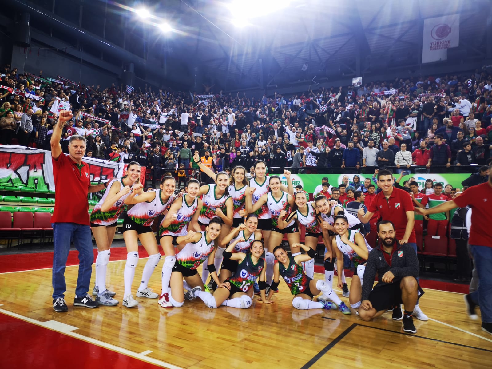 Karşıyaka'dan Göztepe'ye geçit yok: 3-0