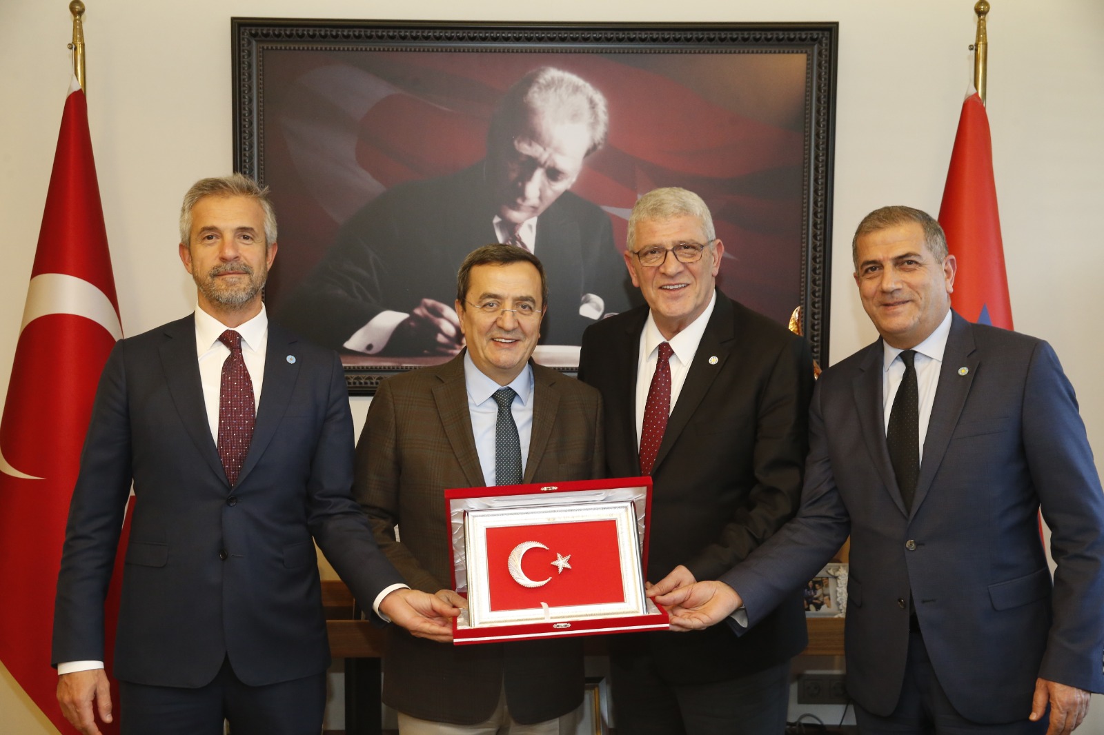 iyi parti den izmir turu manset ege ye bakis