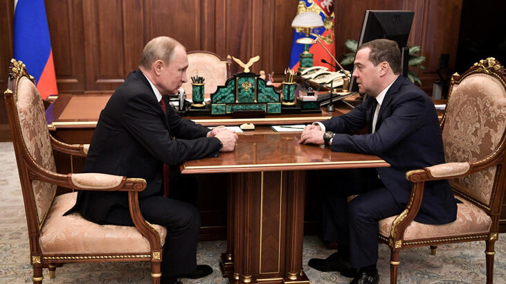 Son dakika... Rusya'da hükümet istifa etti!