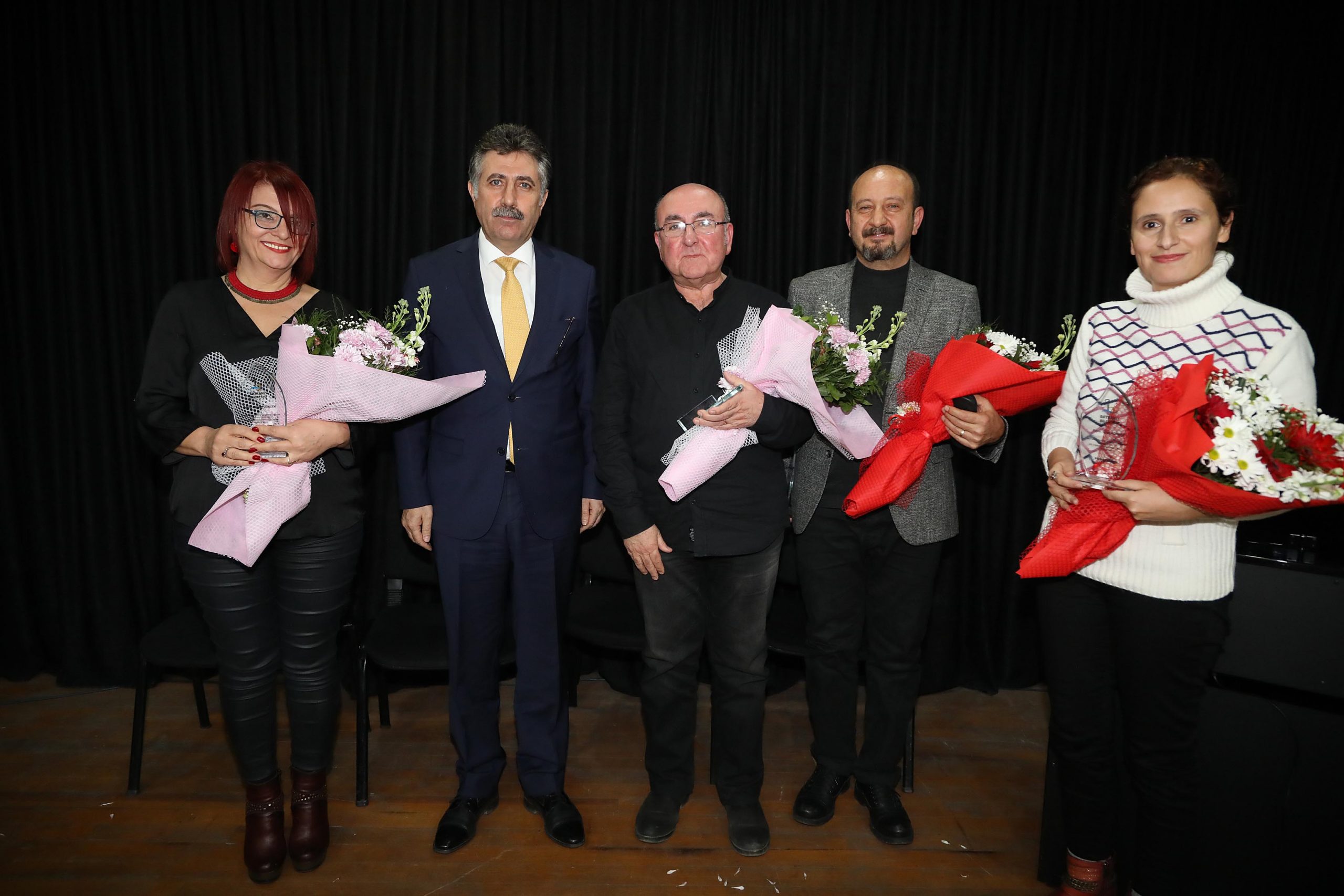 Bayraklı'da unutulmaz şiir gecesi: 'Ölümsüz Şairler için Söyleşi'