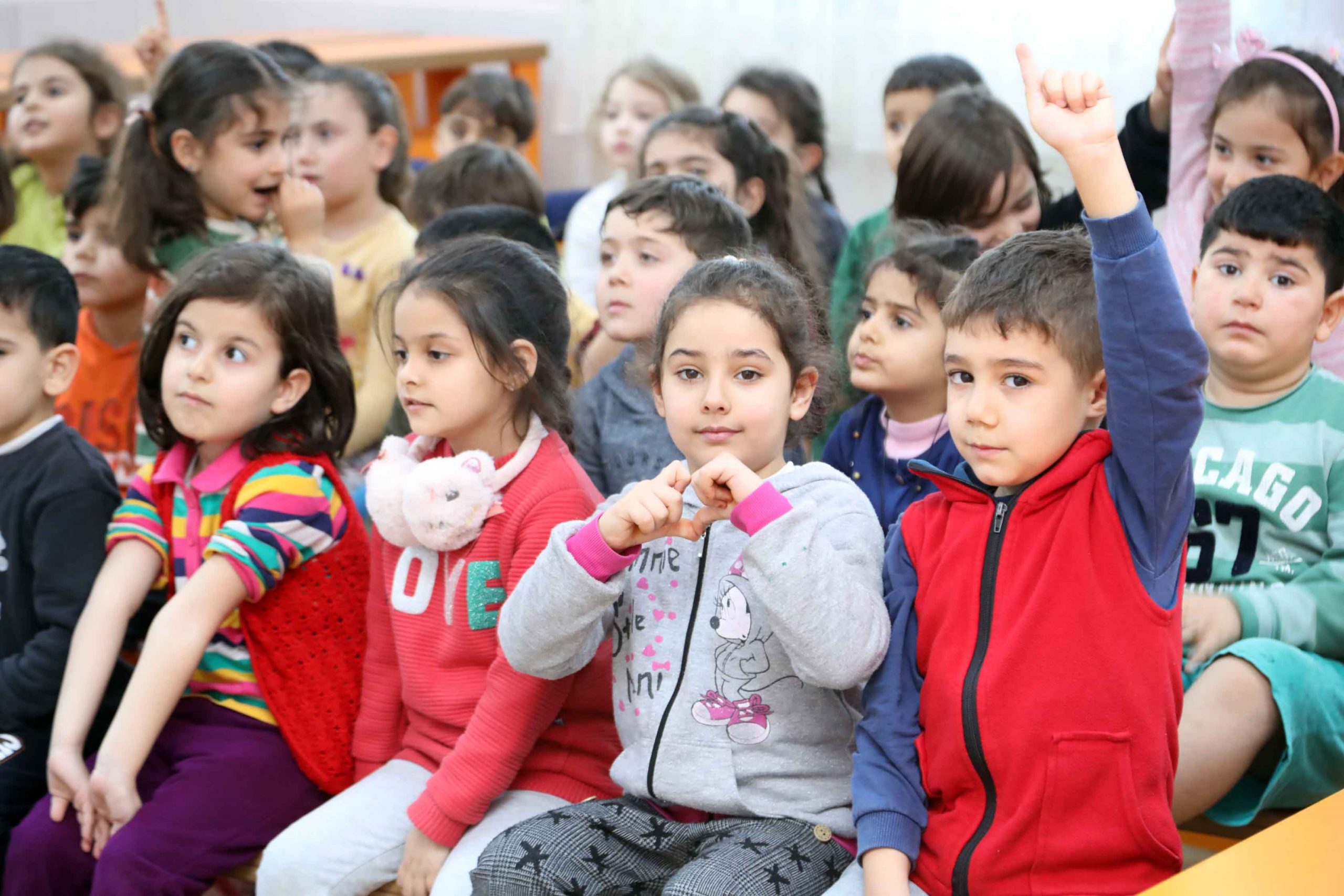 Bayraklı'da çocuklara hayvan sevgisi semineri