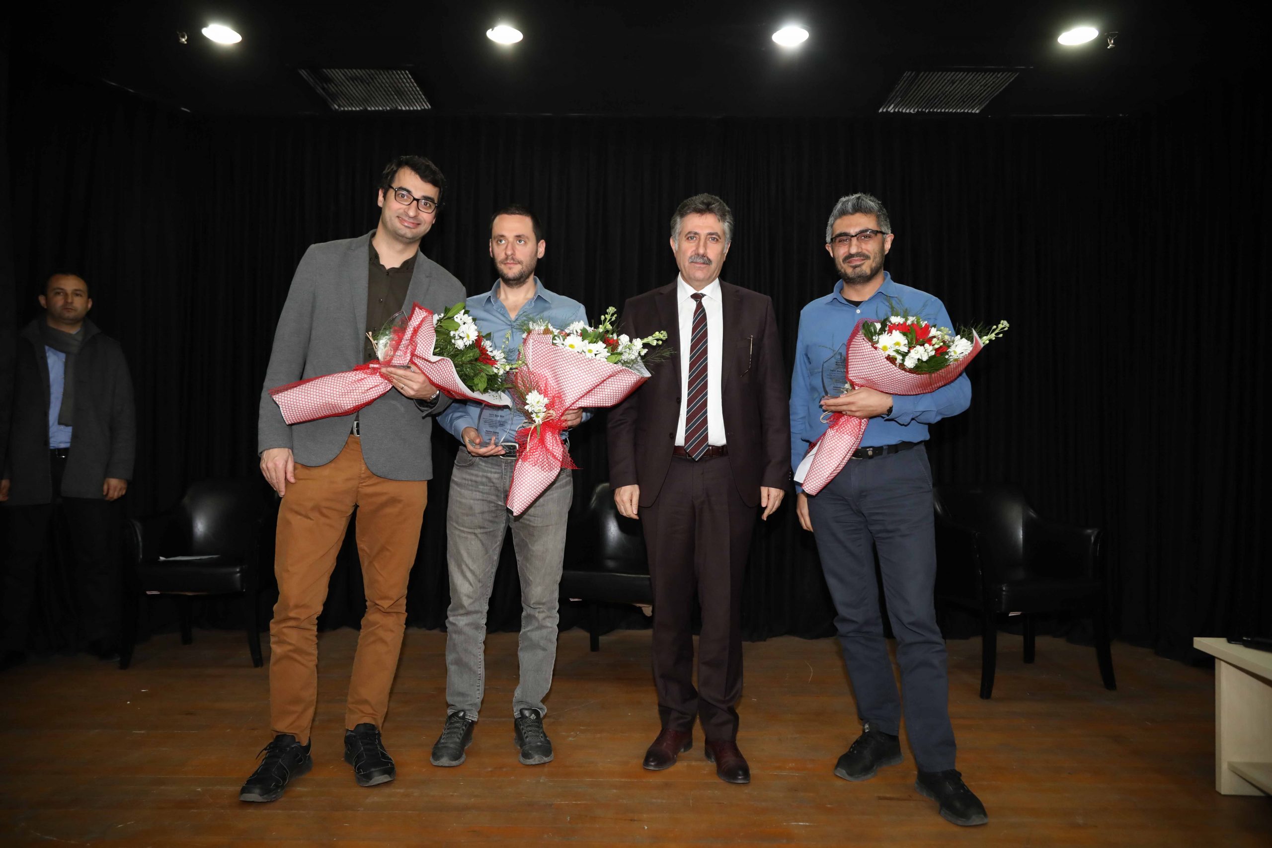 Bayraklı’da gazeteciler basın özgürlüğünü anlattı