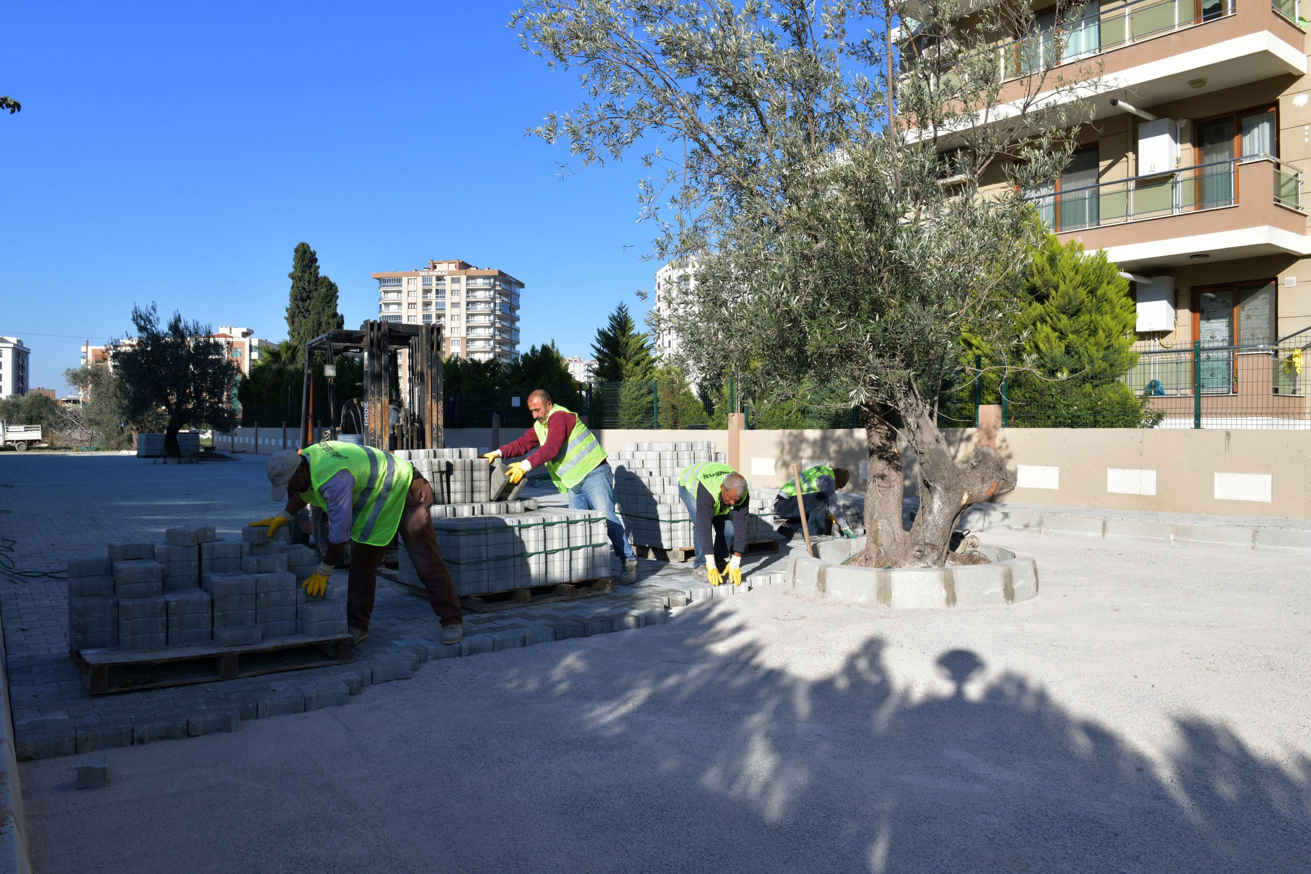 Çiğli’de yollar yenileniyor