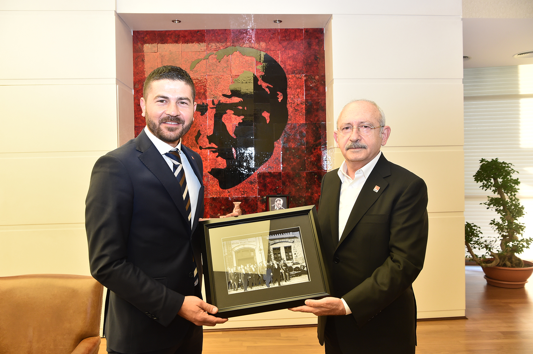 Belediye Başkanı Gürbüz, CHP Genel Başkanı Kılıçdaroğlu'nu ziyaret etti