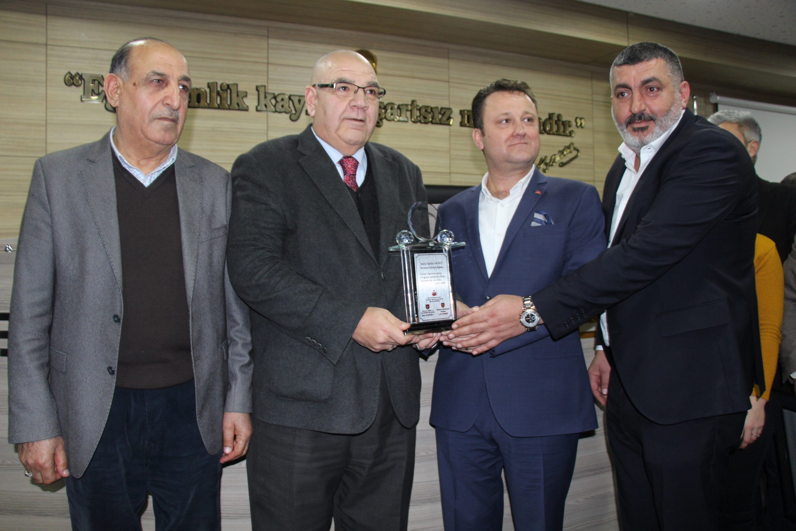 Menemen'de kent içi ulaşımda mutlu son: Belediye 50 yıllık sorunu odalarla birlikte çözdü