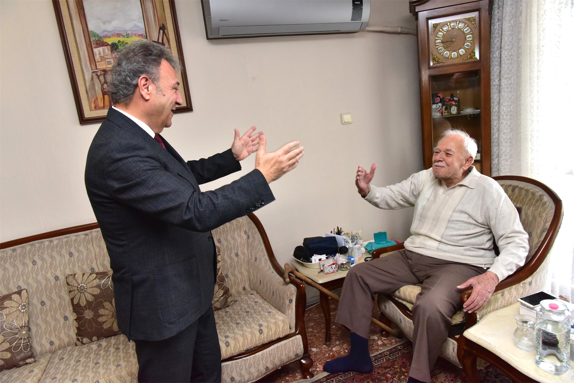 İduğ’dan eski başkana vefa ziyareti