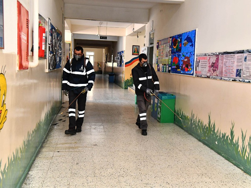 Büyükşehir okulları gribe karşı ilaçlıyor!