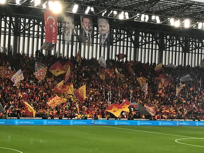 Karşıyaka'dan Göztepe'ye 'poster' göndermesi: Böyle stadımız olacaksa hiç olmasın