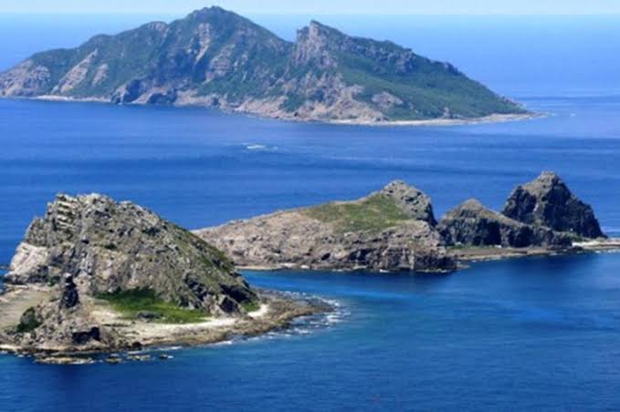 Yunanistan'dan mülteci önlemi: Ege Denizi'ne yüzen sınır