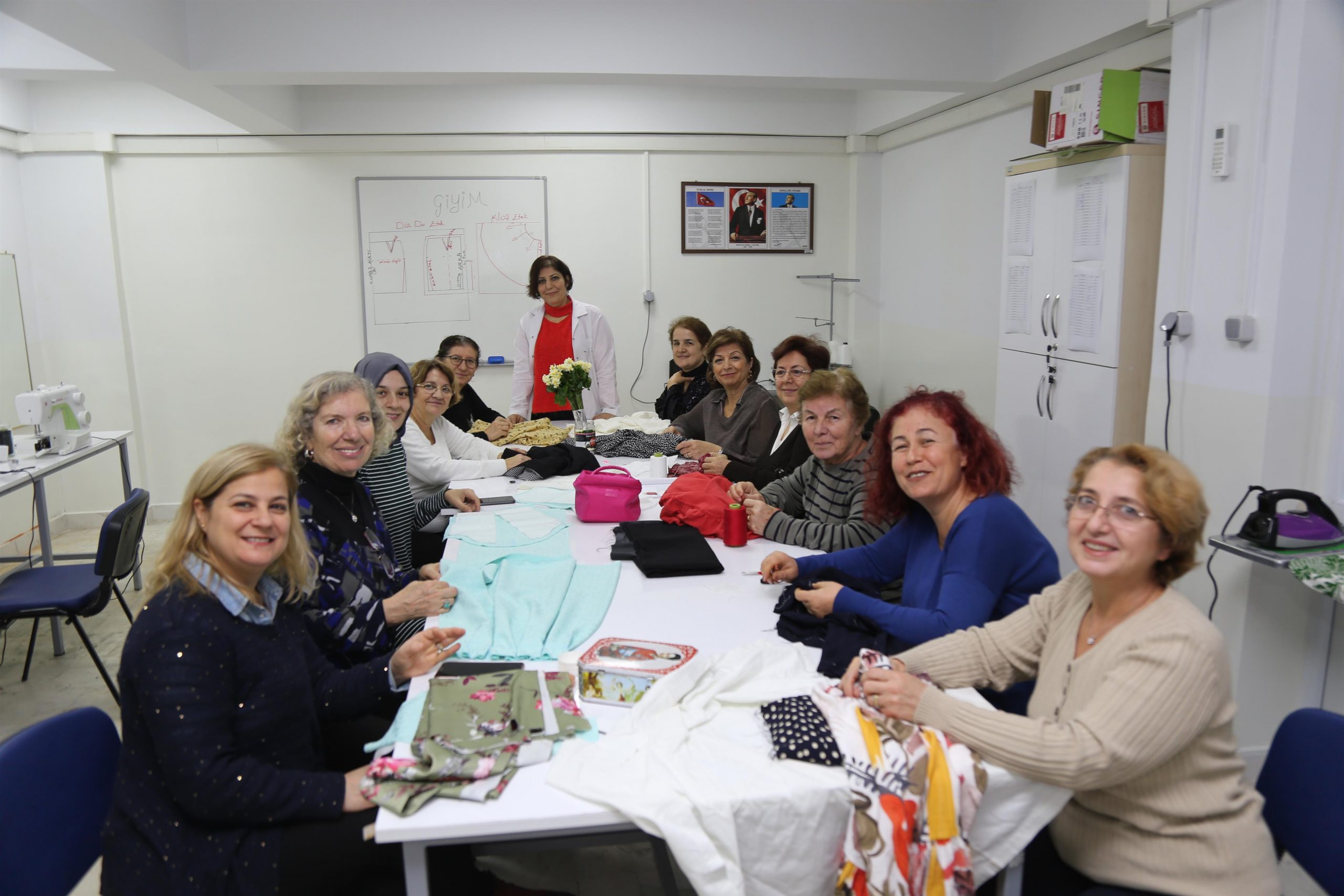 Karabağlar'da iki bin kişiye ücretsiz eğitim... Selvitopu: Öncelik kadınların