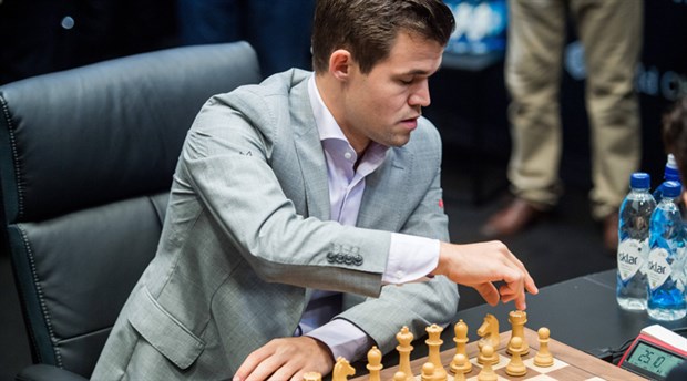 Magnus Carlsen satranç tarihine geçti
