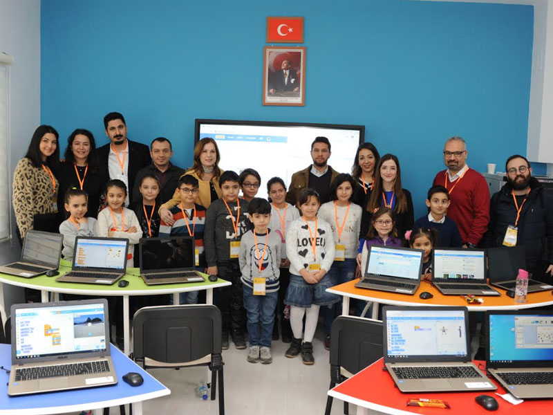 Geleceğin bilgisayar dahileri Balçova'da yetişecek