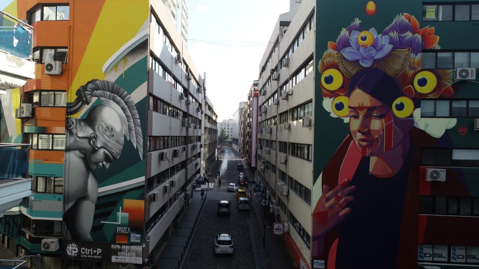 İzmir'in renkli duvarları şimdi uluslararası seçkide!