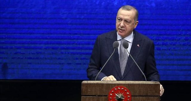 Erdoğan'dan vekillere uyarı: En az üç çocuk diyorum, tek çocukta kalıyorsunuz