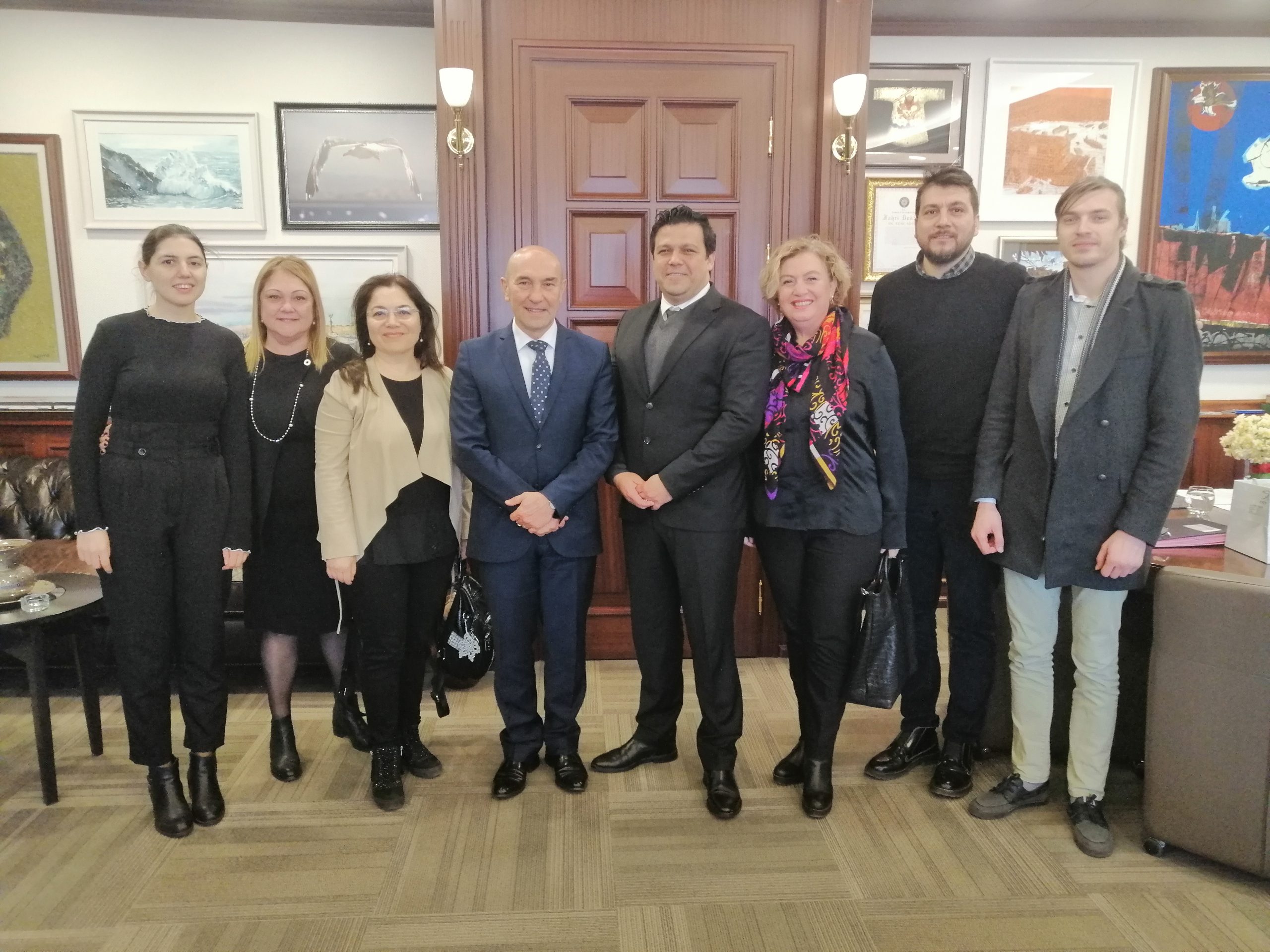 Mimarlara Tunç Soyer desteği: 