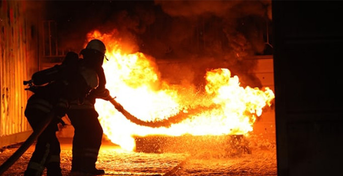 İzmir'de çıkan yangında 11 yaşındaki çocuk öldü