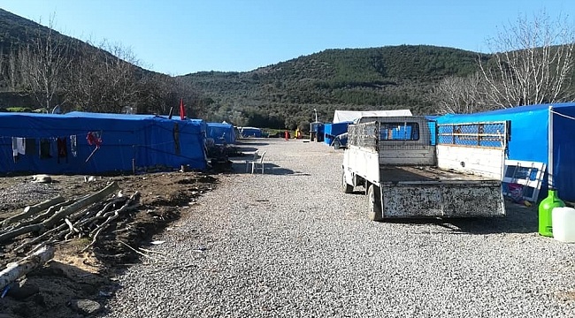 CHP İzmir'den Belevi 'çadır' sorununa komisyonlu çıkarma: Rapor, onay bekliyor