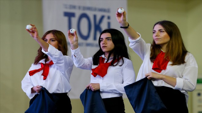 İzmir'de '100 bin sosyal konut' için kura çekildi!