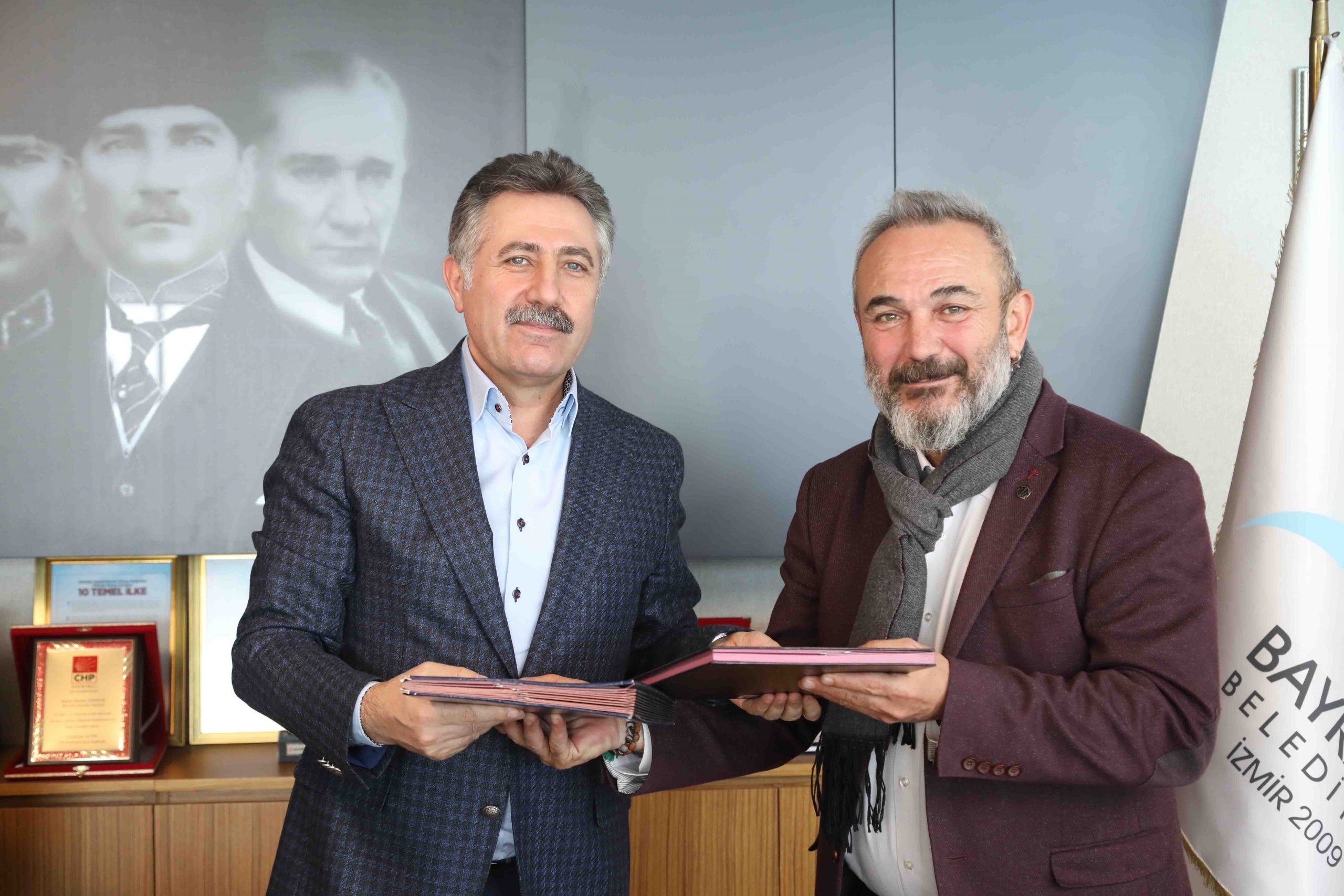 Bayraklı Belediyesi ile İzmir Barosu arasında protokol