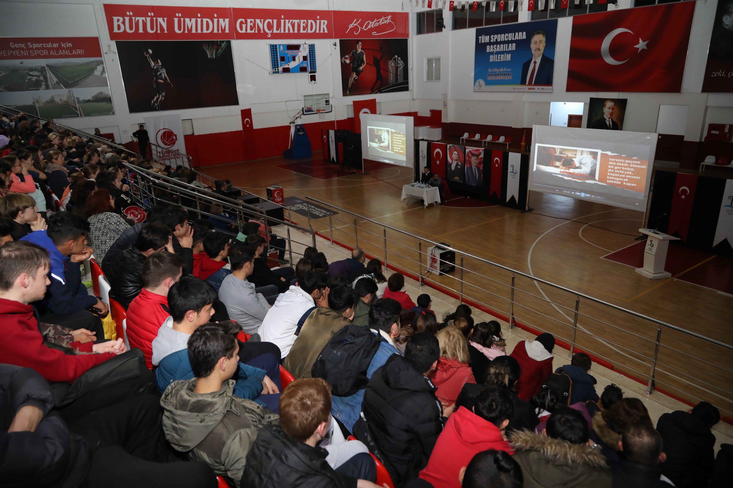 Bayraklı’da ilk yardım ve deprem eğitimi