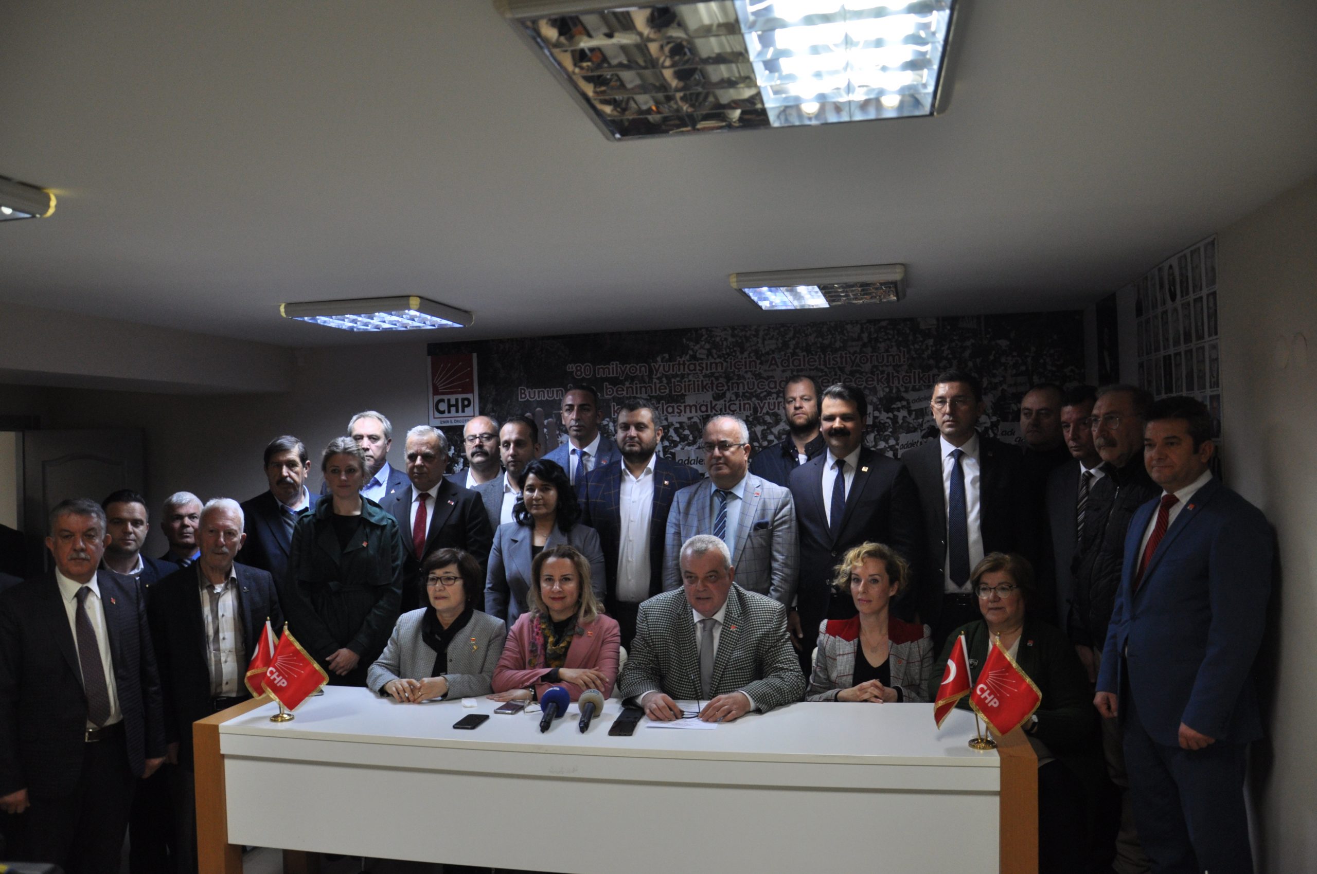 CHP'li ilçe başkanlarından 'Deniz Yücel'e destek çağrısı