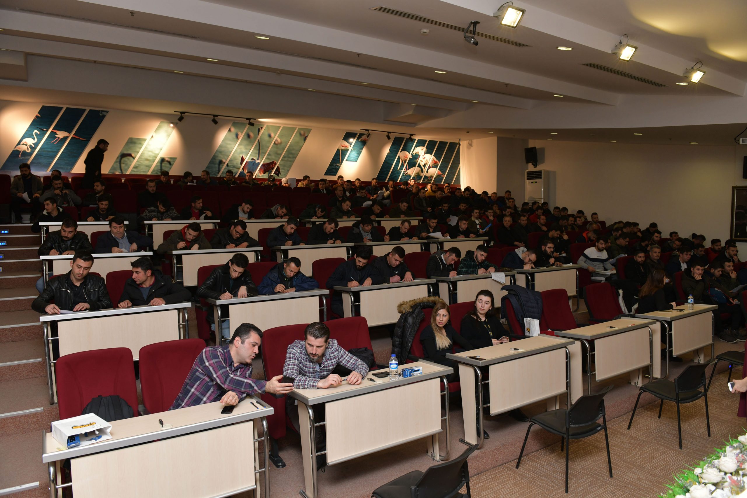 Çiğli Belediyesi’nden istihdama büyük destek: Bin 230 kişi işe yerleşti!